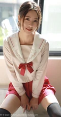 甜美动人笑容女生方子萱清纯洋溢又气质的经典JK制服魅力写真图集