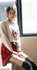 甜美动人笑容女生方子萱清纯洋溢又气质的经典JK制服魅力写真图集
