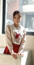 甜美动人笑容女生方子萱清纯洋溢又气质的经典JK制服魅力写真图集