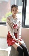 甜美动人笑容女生方子萱清纯洋溢又气质的经典JK制服魅力写真图集