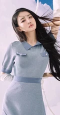 徐璐长发飘飘柔美写真大片，以沙漠，蓝天白云等为棚拍背景杂志美图