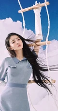 徐璐长发飘飘柔美写真大片，以沙漠，蓝天白云等为棚拍背景杂志美图