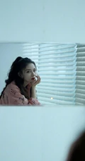 宋妍霏时尚粉色字母夹克运动风酷美写真图片