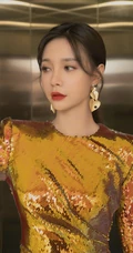 沈梦辰Buling闪亮金色连衣裙电梯写真图片