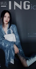 张芷溪身着多套时尚复古服饰气质写真照