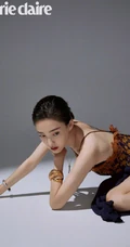 王丽坤嘉人杂志展优雅舞姿气质写真
