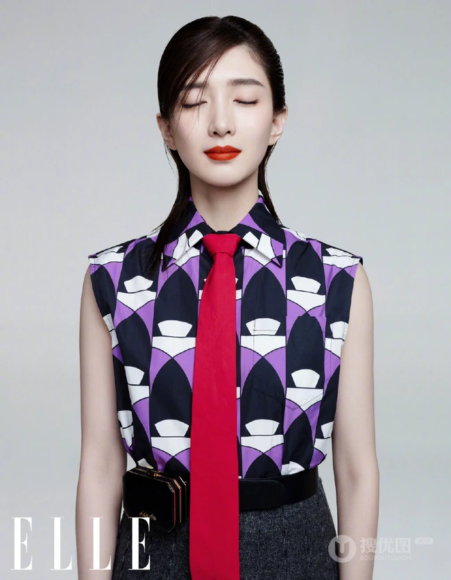 江疏影气质，可爱，摩登，时尚服饰登elle杂志写真照