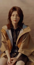 刘孜眼神温柔，魅力天生柔美质感杂志写真图片