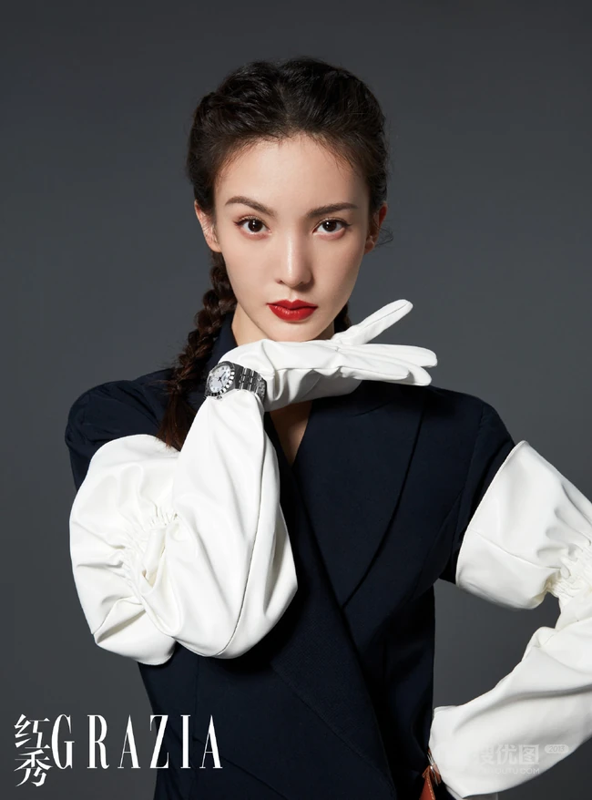 金晨唯美舞姿摆拍造型优雅动人写真图片