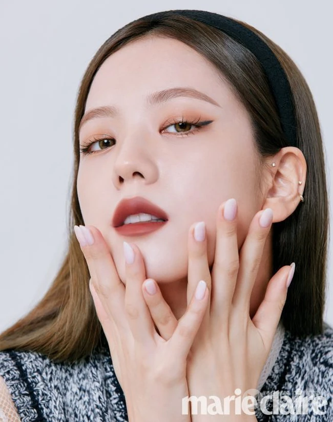 BLACKPINK女团成员金智秀时尚酷美杂志写真图片