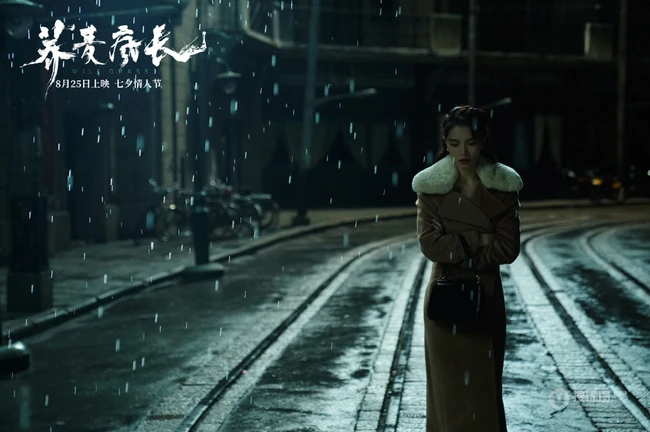 8月25日七夕上映的电影《荞麦疯长》钟楚曦个人优雅，跳舞剧照图片