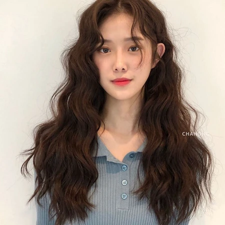 18个漂亮小姐姐大波浪卷长发发型，洋气，百搭有气质的长卷发女生图片