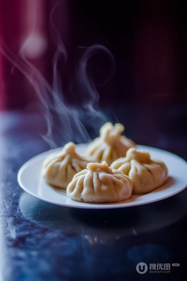 热气腾腾，刚出锅的中国传统食物包子图片大图 第3张