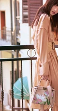 金晨时尚优雅街拍写真，多套裙装服饰着身魅力十足