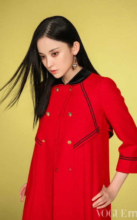 古力娜扎时尚穿衣打扮拍写真现场过程图片