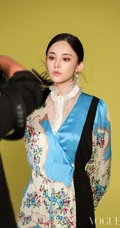 古力娜扎时尚穿衣打扮拍写真现场过程图片