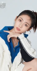 女生邢菲多款不同风格穿着时尚个性杂志写真图片