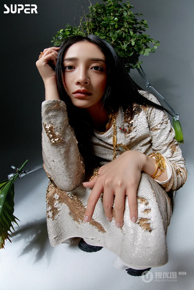 周洁琼暗黑风格另类个性非主流杂志写真图片