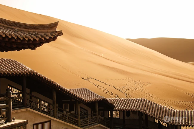大漠敦煌的黄沙唯美高清自然景色图片 第1张