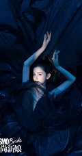 哈妮克孜白色新娘婚纱装，黑天鹅装扮超美艺术摄影登杂志写真