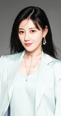 侯梦瑶V领西服套装着身优雅气质半身照写真图片