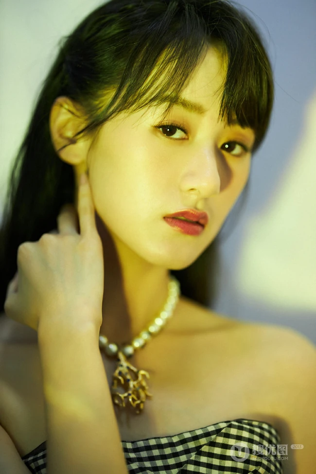 袁冰妍礼裙连衣格子长裙优雅纯美写真照