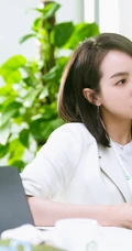 电视剧《他其实没有那么爱你》宋茜职业装造型气场十足剧照图片