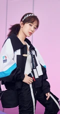 杨紫演绎多种不同风格服饰甜美可爱时尚魅力代言写真图片