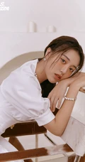 四川女生歌手，演员刘人语&ldquo;突破自我&rdquo;主题杂志写真图片