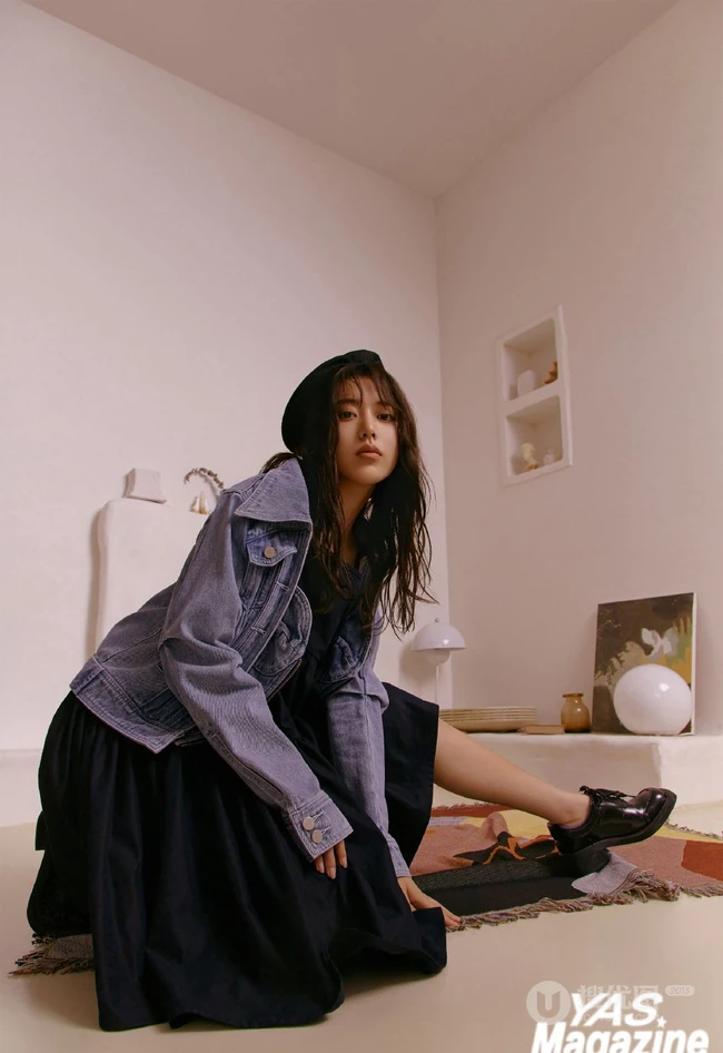 四川女生歌手，演员刘人语&ldquo;突破自我&rdquo;主题杂志写真图片