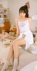 可爱苗条原味少女肩带背心短裤清凉装扮真实居家写真照