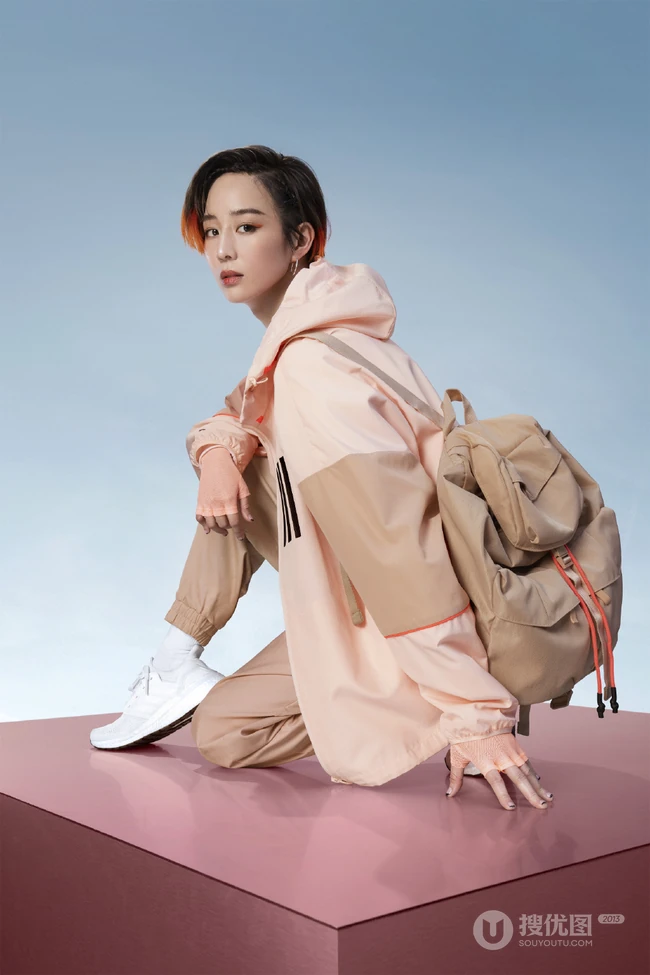 张钧甯运动系列服装时尚动感写真图片