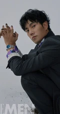 秦昊多套帅气秋装服饰穿着杂志写真，完美诠释高级质感男人味