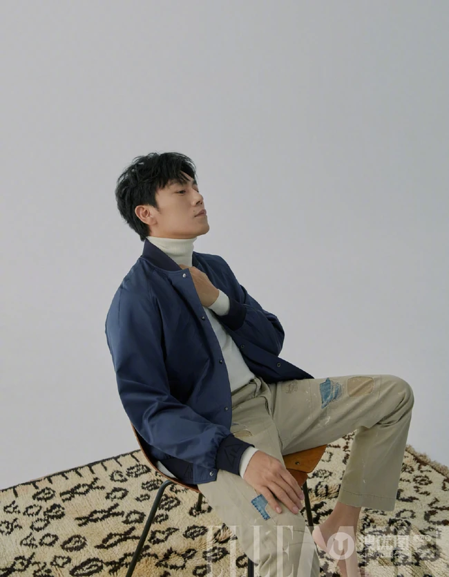 秦昊多套帅气秋装服饰穿着杂志写真，完美诠释高级质感男人味
