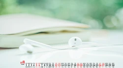 清新简约电子产品、以及瓶子主题的2020年9月日历桌面壁纸图片