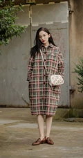 戴着可爱圆帽子的古力娜扎休闲潮流装扮街拍美照