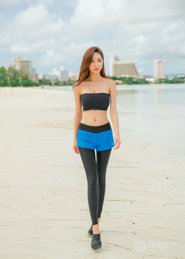精选匀称身形女生模特儿朴秀妍沙滩泳装系列高挑气质写真照片图集
