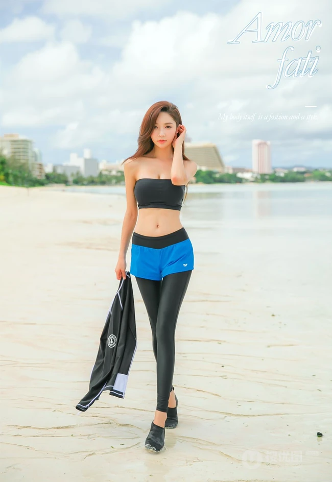 精选匀称身形女生模特儿朴秀妍沙滩泳装系列高挑气质写真照片图集