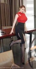 精选匀称佳人女生Egg-尤妮丝红衣黑裙袜装超气质妖艳室内写真图片集