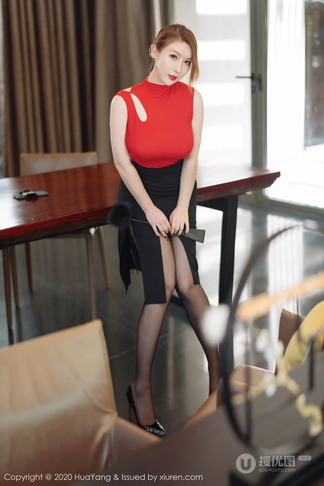 精选匀称佳人女生Egg-尤妮丝红衣黑裙袜装超气质妖艳室内写真图片集