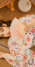 单手拿扇，或执伞的和服装女生日式榻榻米唯美摄影写真