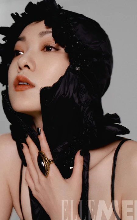 郭采洁&ldquo;美人纪&rdquo;主题杂志写真照，诠释多套服饰带来的不同时尚个性魅力