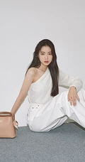 韩国女生艺人孙娜恩时尚气质秋装服饰写真图片