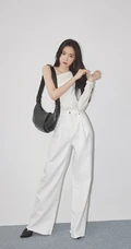 韩国女生艺人孙娜恩时尚气质秋装服饰写真图片