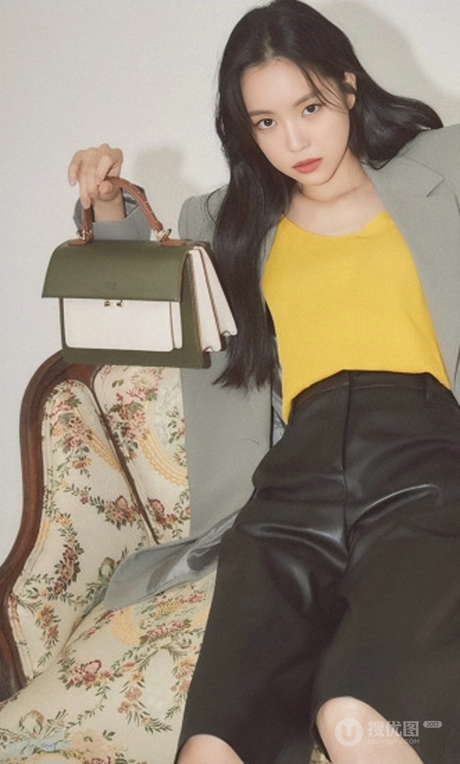 韩国女生艺人孙娜恩时尚气质秋装服饰写真图片