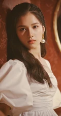 湘妹子张婧仪超美气质长发，仙气白裙优雅写真图片