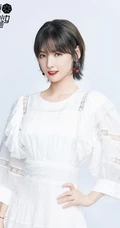 短发女生赵粤图片，硬糖少女303赵粤镂空白裙清新写真图片