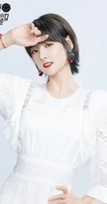 短发女生赵粤图片，硬糖少女303赵粤镂空白裙清新写真图片