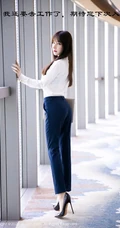 长相很有特点的女生周于希Sandy高跟袜装写真集，请接收您的酒店私人管家