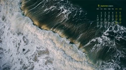 海水冲击海岸时激起的浪花，气势磅礴的大海，海浪，浪花高清9月日历壁纸